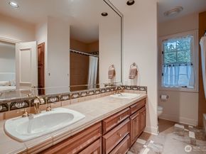 17239 NE 126th Place, Redmond WA 98052