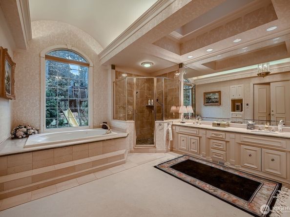 17239 NE 126th Place, Redmond WA 98052