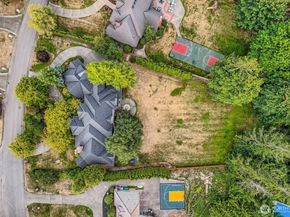 17239 NE 126th Place, Redmond WA 98052