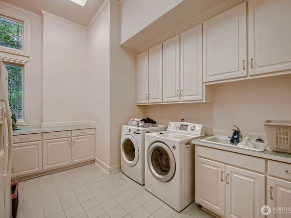 17239 NE 126th Place, Redmond WA 98052