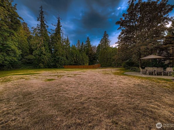 17239 NE 126th Place, Redmond WA 98052