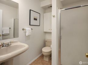 8533 NE Juanita Dr (Private Lane), Kirkland WA 98034