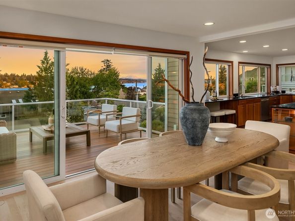 8533 NE Juanita Dr (Private Lane), Kirkland WA 98034