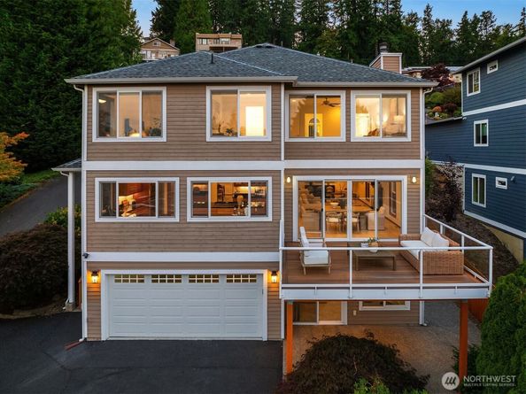 8533 NE Juanita Dr (Private Lane), Kirkland WA 98034