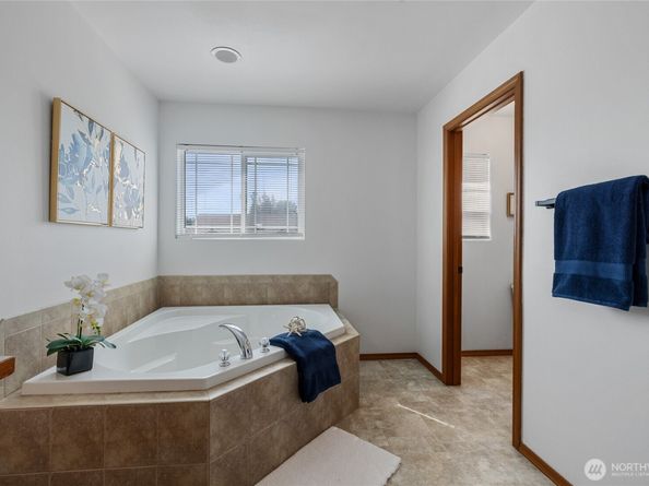 1285 Koda Circle SE, Port Orchard WA 98366