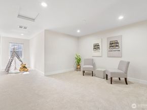 1362 Williamsburg Walk NE, Issaquah WA 98029