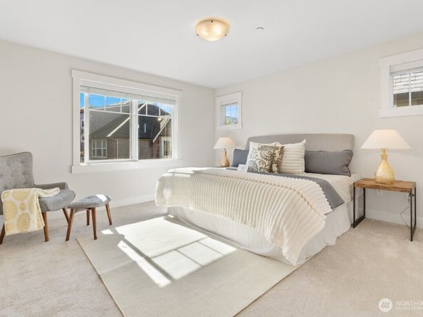 1362 Williamsburg Walk NE, Issaquah WA 98029