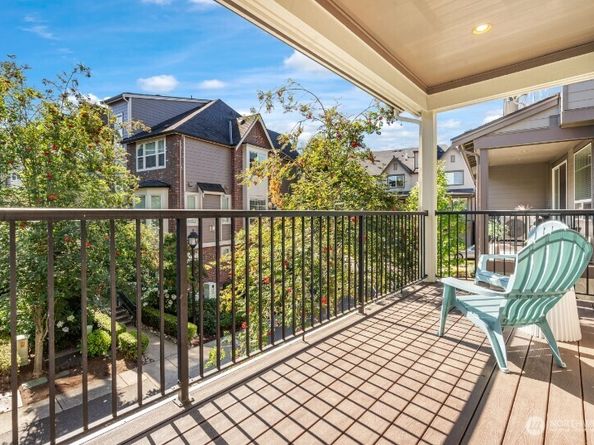 1362 Williamsburg Walk NE, Issaquah WA 98029