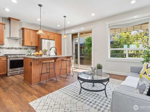 1362 Williamsburg Walk NE, Issaquah WA 98029