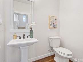 1362 Williamsburg Walk NE, Issaquah WA 98029