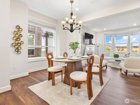 1362 Williamsburg Walk NE, Issaquah WA 98029