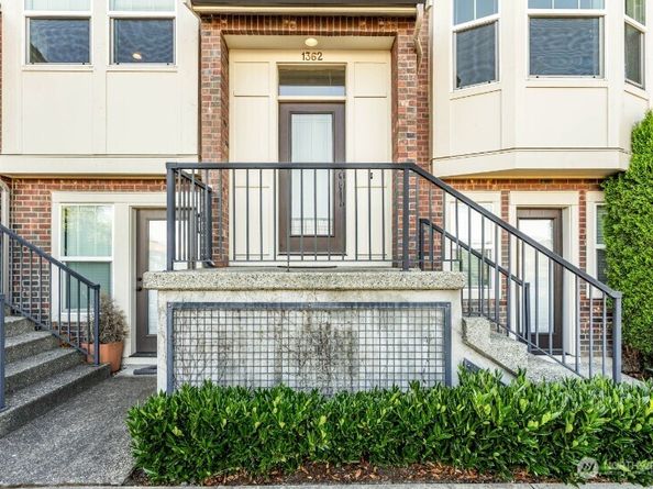 1362 Williamsburg Walk NE, Issaquah WA 98029