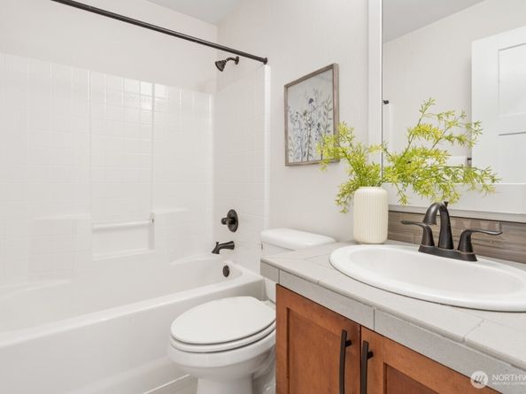 1362 Williamsburg Walk NE, Issaquah WA 98029
