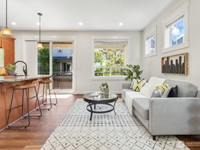 1362 Williamsburg Walk NE, Issaquah WA 98029