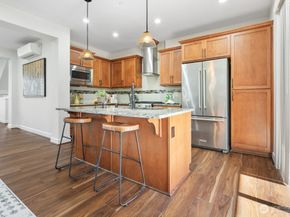 1362 Williamsburg Walk NE, Issaquah WA 98029