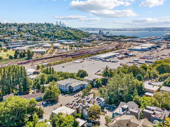 2605 22nd Avenue W D, Seattle WA 98199