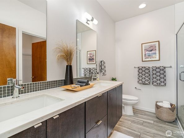 2605 22nd Avenue W D, Seattle WA 98199