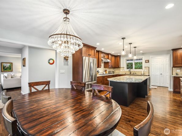 15068 NE 13th Street, Bellevue WA 98007