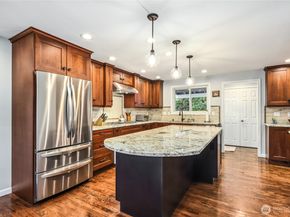 15068 NE 13th Street, Bellevue WA 98007
