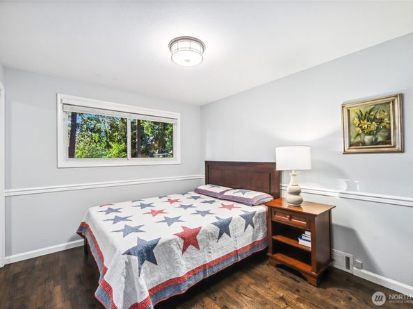15068 NE 13th Street, Bellevue WA 98007