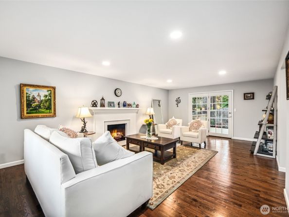 15068 NE 13th Street, Bellevue WA 98007
