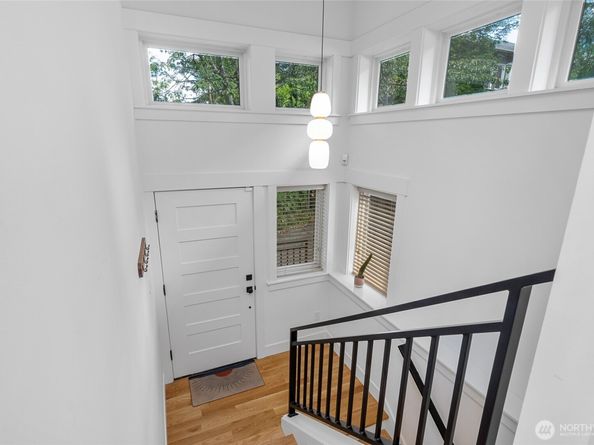 2708 1st Avenue W, Seattle WA 98119