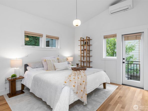 2708 1st Avenue W, Seattle WA 98119