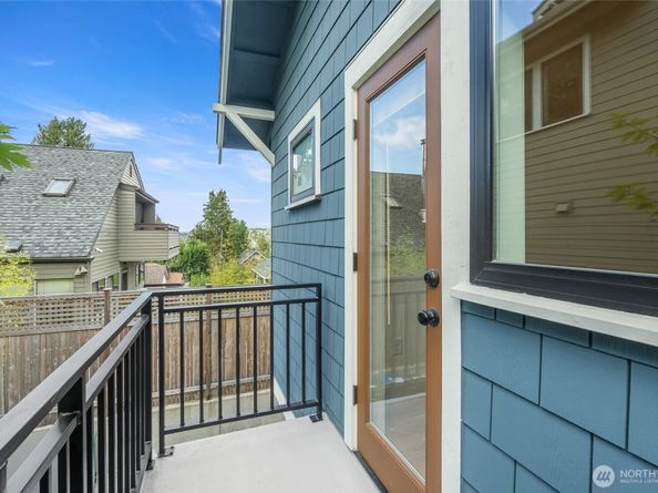 2708 1st Avenue W, Seattle WA 98119