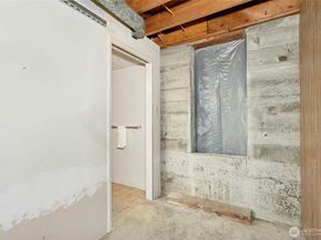 11988 Marine View Drive SW, Burien WA 98146