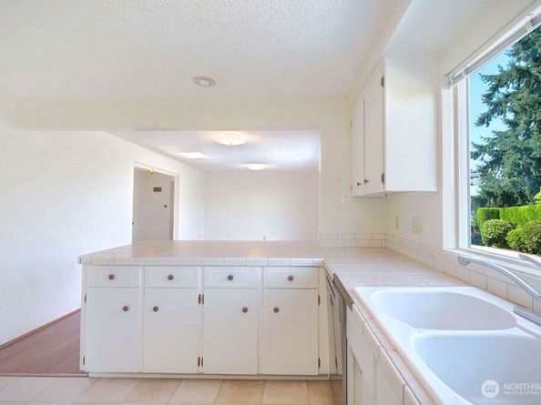 4451 141st Avenue SE, Bellevue WA 98006