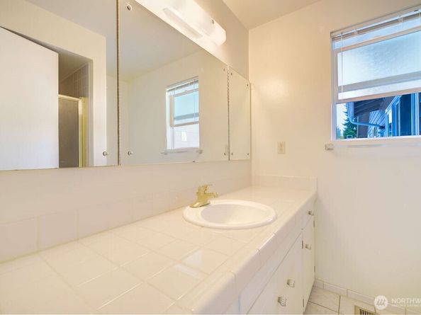 4451 141st Avenue SE, Bellevue WA 98006