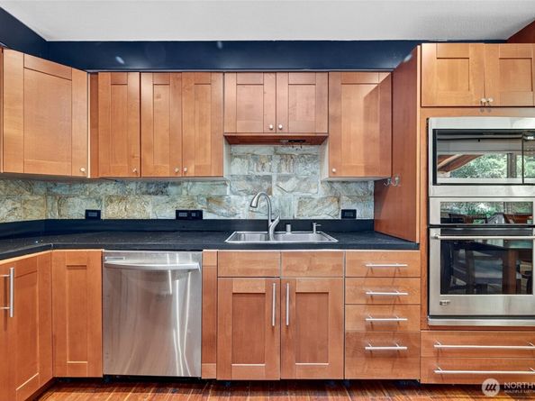 10914 126th Avenue NE, Kirkland WA 98033