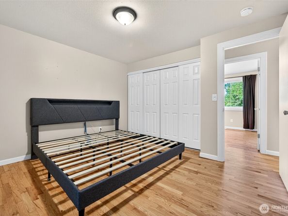 10914 126th Avenue NE, Kirkland WA 98033