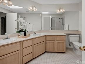 11512 NE 115th Court, Kirkland WA 98033