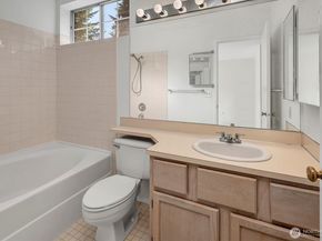 11512 NE 115th Court, Kirkland WA 98033