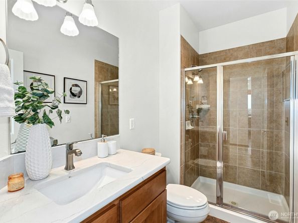 3419 NE Meadow Way, Issaquah WA 98029