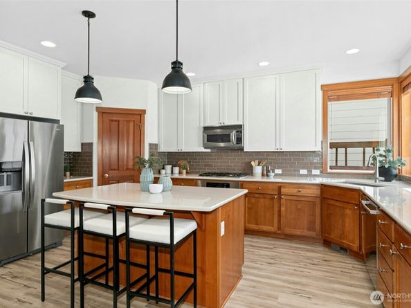 3419 NE Meadow Way, Issaquah WA 98029