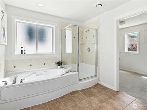 3419 NE Meadow Way, Issaquah WA 98029