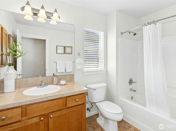 3419 NE Meadow Way, Issaquah WA 98029