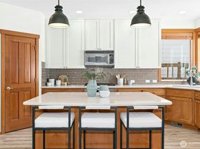 3419 NE Meadow Way, Issaquah WA 98029