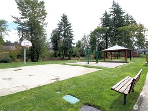 20821 98th Place S, Kent WA 98031