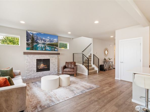 20821 98th Place S, Kent WA 98031
