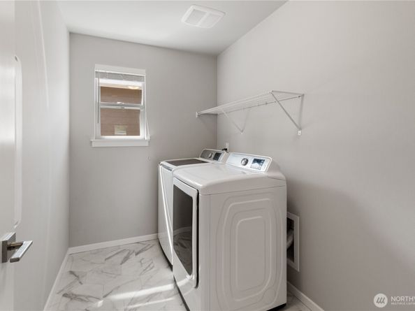 20821 98th Place S, Kent WA 98031