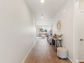 20821 98th Place S, Kent WA 98031