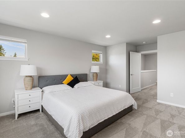 20821 98th Place S, Kent WA 98031
