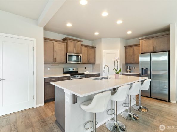 20821 98th Place S, Kent WA 98031