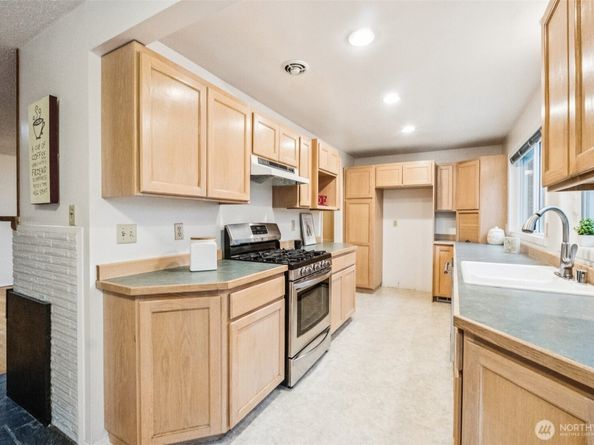 2531 NE 204th Street, Shoreline WA 98155