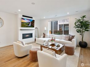 24498 NE 17th Place, Sammamish WA 98074