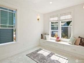 24498 NE 17th Place, Sammamish WA 98074