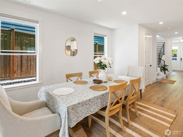 24498 NE 17th Place, Sammamish WA 98074